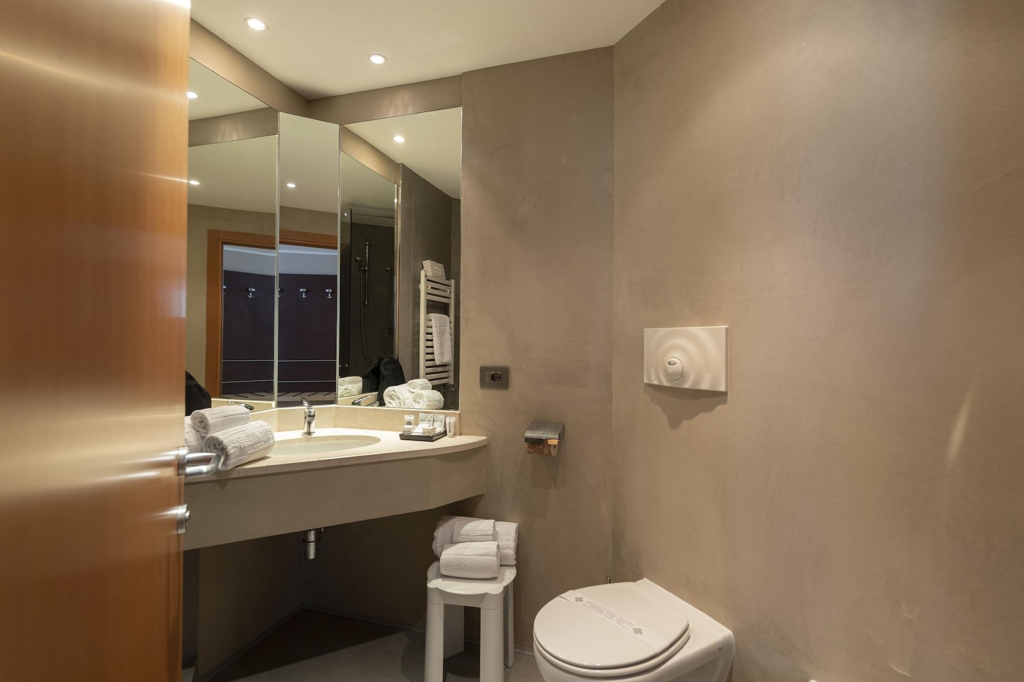 Airporthotel Verona Congress & Relax Dossobuono Esterno foto