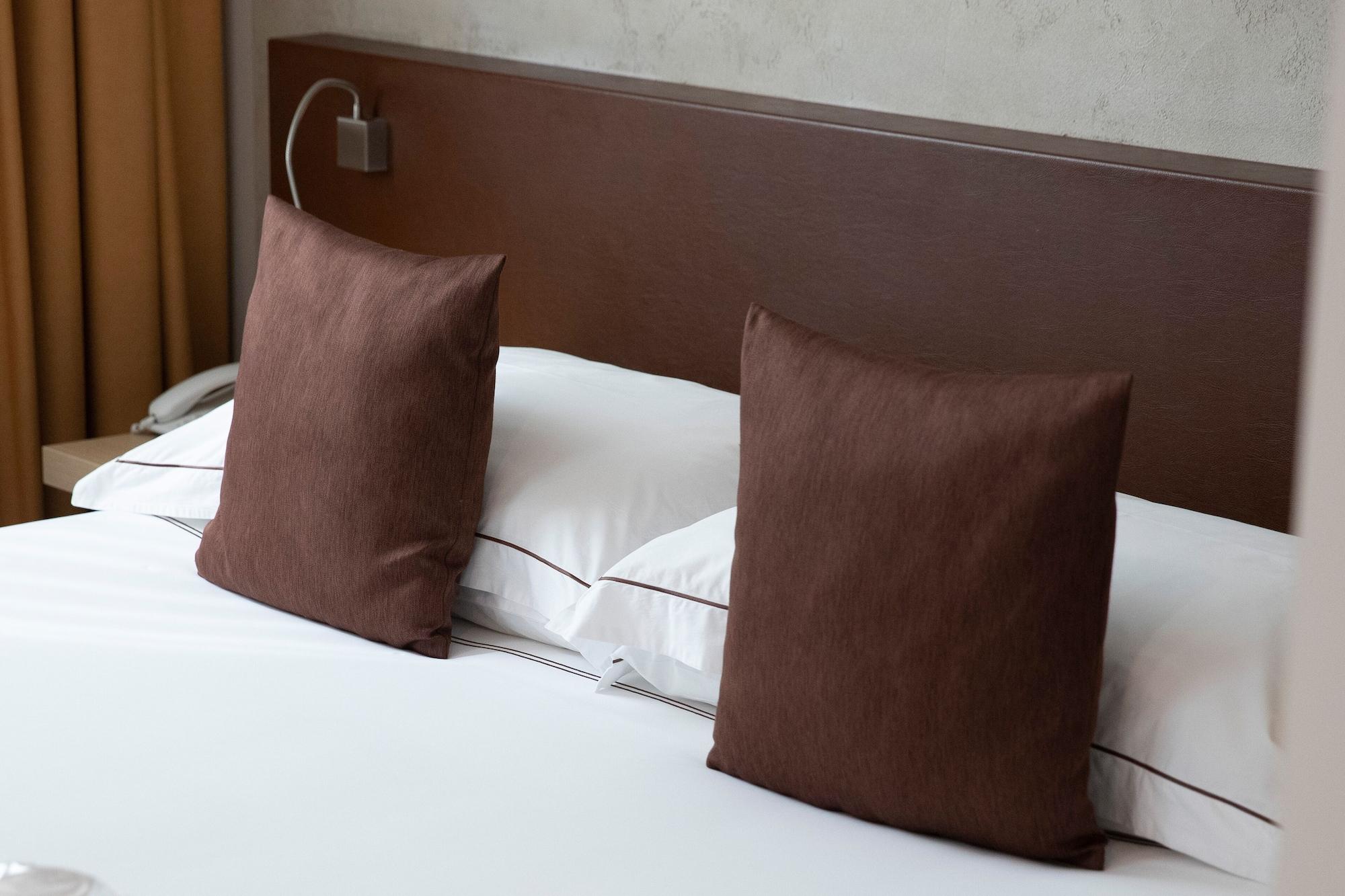 Airporthotel Verona Congress & Relax Dossobuono Esterno foto