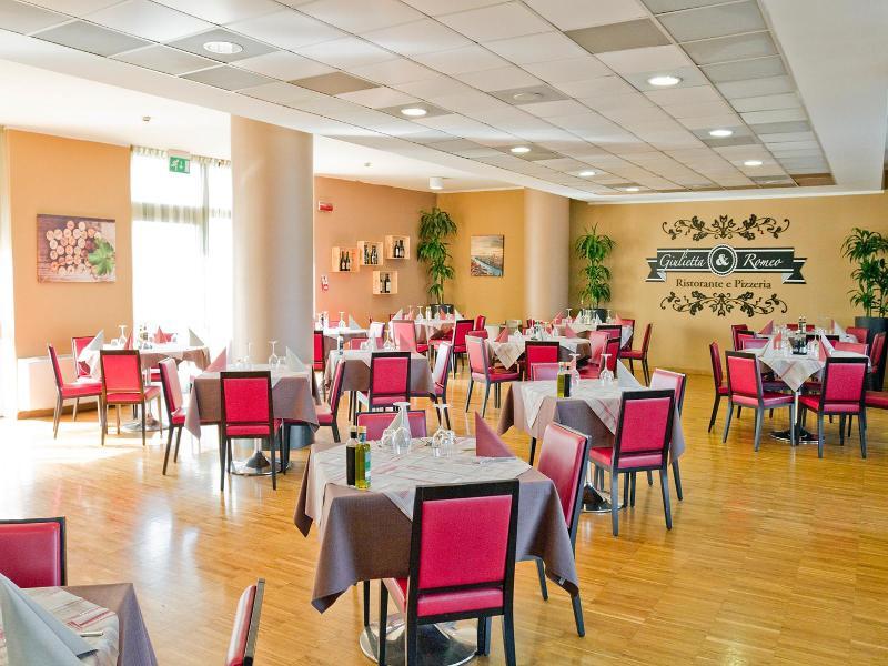 Airporthotel Verona Congress & Relax Dossobuono Esterno foto
