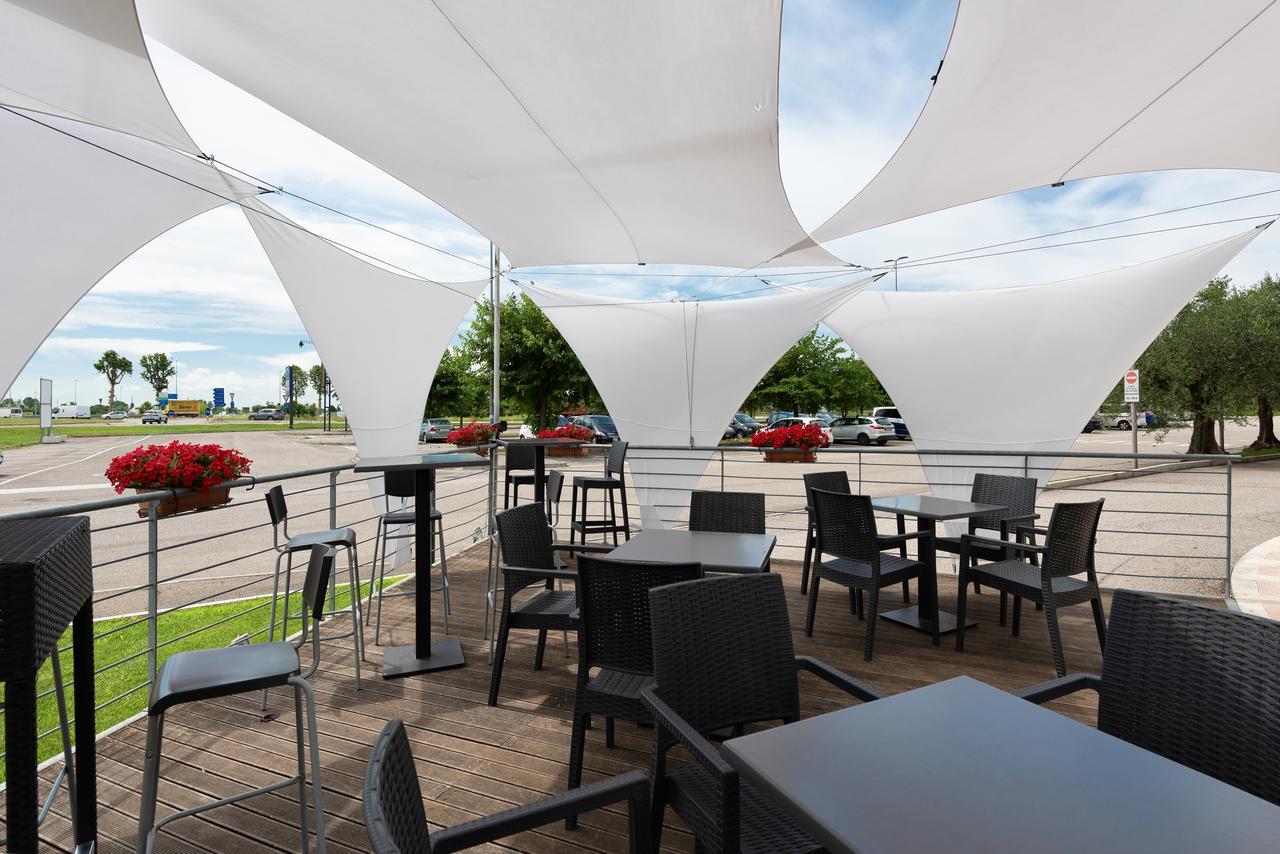 Airporthotel Verona Congress & Relax Dossobuono Esterno foto