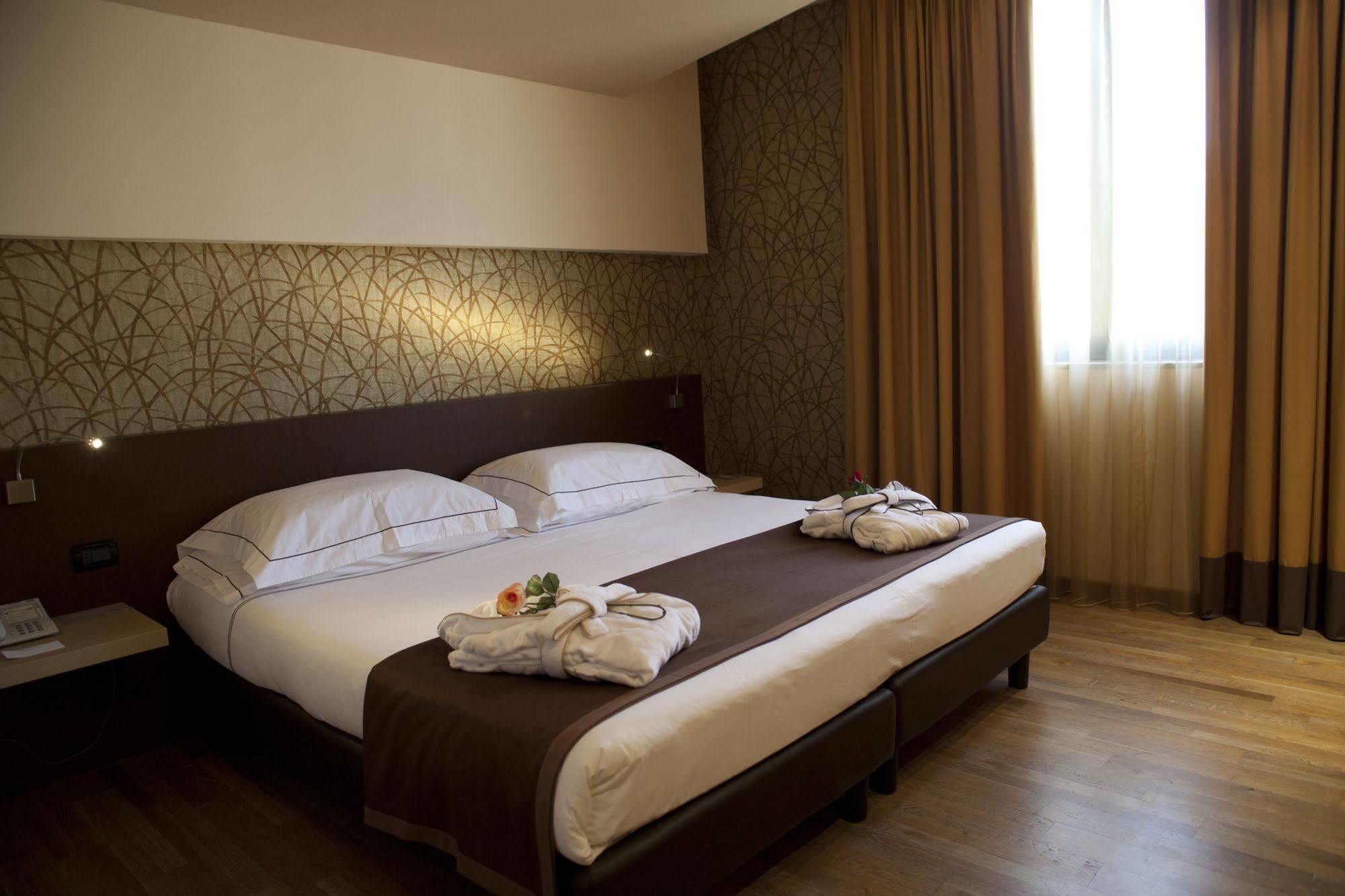 Airporthotel Verona Congress & Relax Dossobuono Esterno foto
