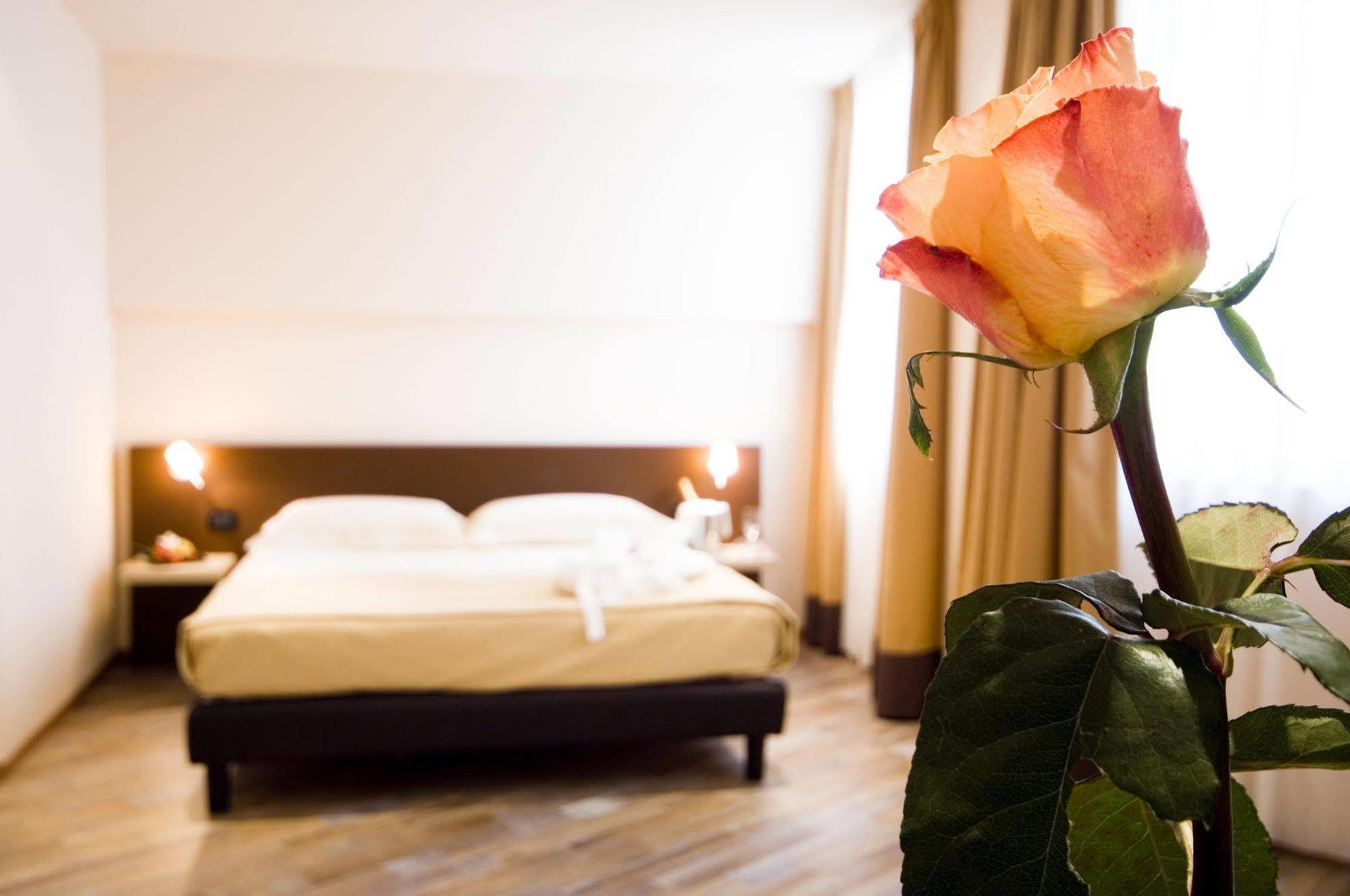 Airporthotel Verona Congress & Relax Dossobuono Esterno foto