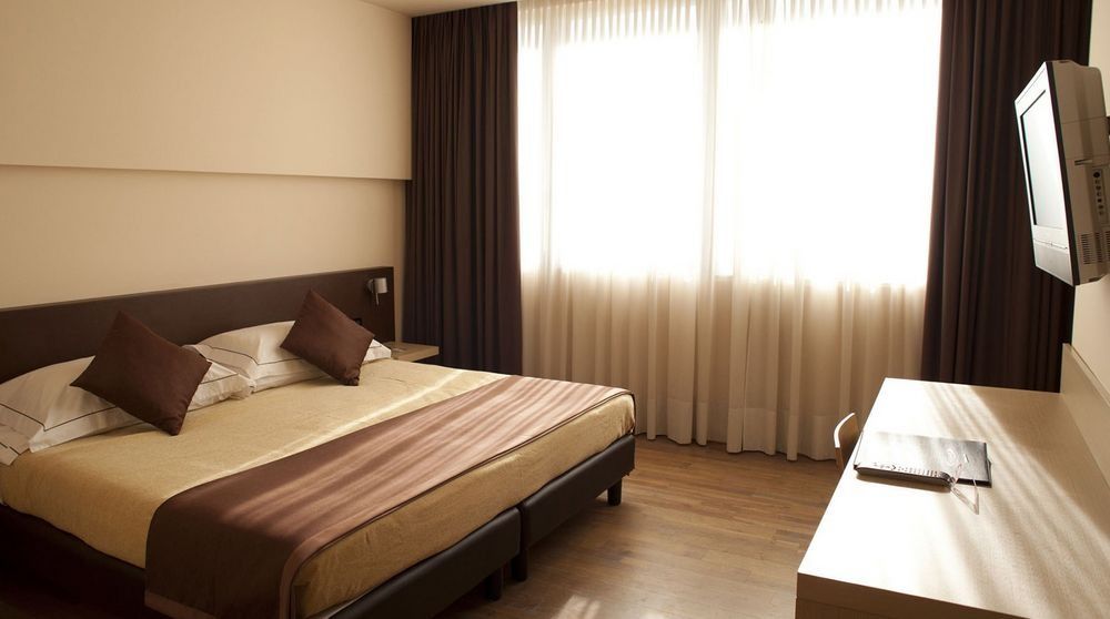 Airporthotel Verona Congress & Relax Dossobuono Esterno foto