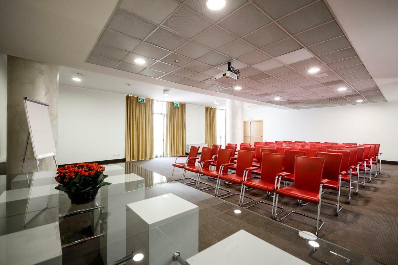 Airporthotel Verona Congress & Relax Dossobuono Esterno foto